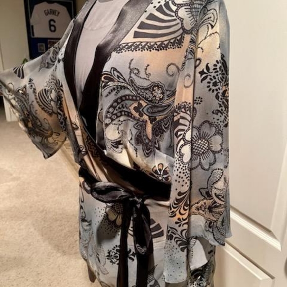 Daisy Fuentes set Sheer blouse with wrap - Picture 2 of 8